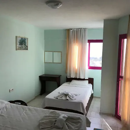 Suer فندق كوشاداسيه